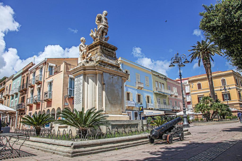 Hotel Mezzaluna Carloforte  Exterior photo